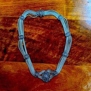 1978 stunning vintage choker necklace.